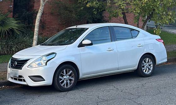 NISSAN VERSA 1.6 16V FLEXSTART SV 4P XTRONIC NISSAN VERSA 1.6 16V FLEXSTART SV 4P XTRONIC
